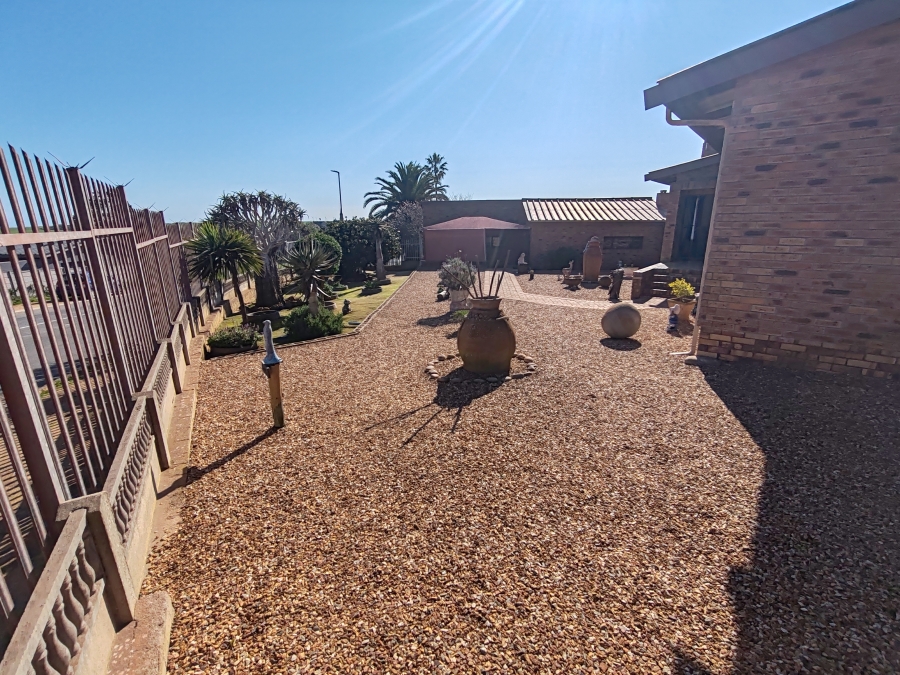 5 Bedroom Property for Sale in Vredenburg Western Cape